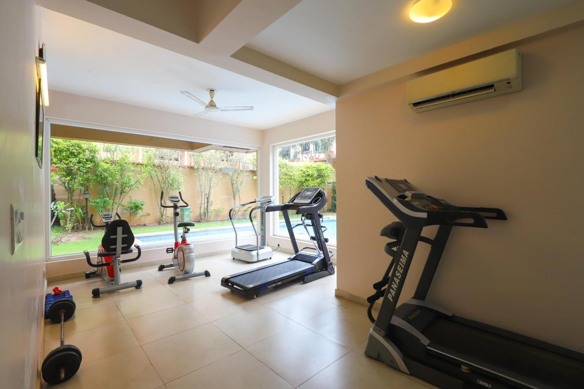 Veera Strand Park Serviced Apartments Near กาลังกูติ ภายนอก รูปภาพ